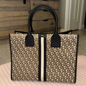 NWT DKNY tote